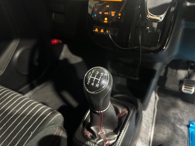 アルトワークス 　ＨＫＳマフラー　レイズＴＥ３７　１５インチ　ｎａｖｉｃ車高調　社外ボンネット　社外ディスプレイオーディオ　バックカメラ（25枚目）