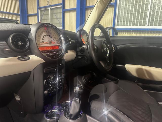 数あるお車の中から、当店の物件をご覧いただきありがとうございます。在庫、見積もり、お問合せは０７２−７６４−７７０３までお電話ください。