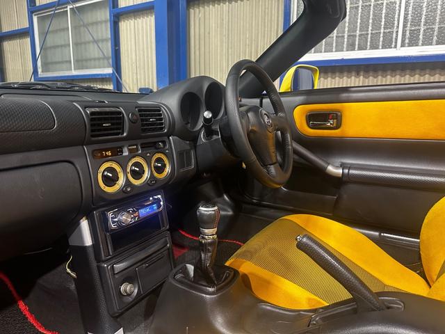 ＭＲ－Ｓ Ｓエディション　６ＭＴ　純正エアロ（Ｆ．Ｓ．Ｒ）　クスコ車高調　柿本マフラー（9枚目）