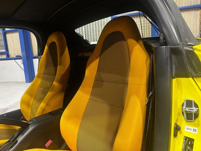 ＭＲ－Ｓ Ｓエディション　６ＭＴ　純正エアロ（Ｆ．Ｓ．Ｒ）　クスコ車高調　柿本マフラー（34枚目）