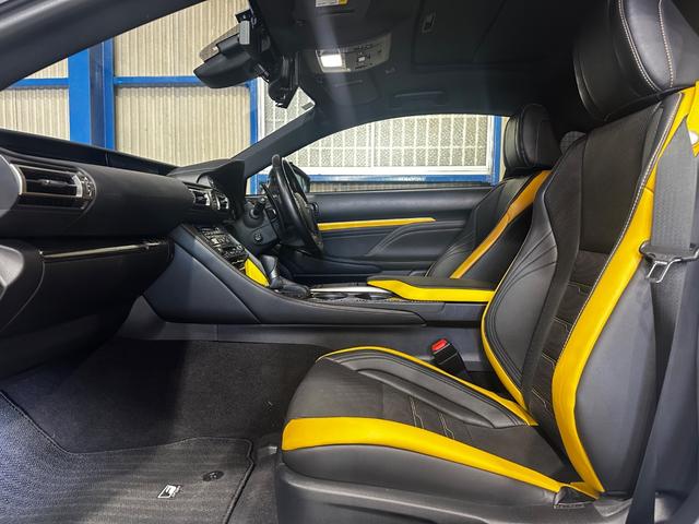 ＲＣ ＲＣ３００ｈ　Ｆスポーツ　ＲＳＲ車高調　ＶＯＬＴＥＸカーボンＧＴウイング　社外１９インチ　社外エアロ　三眼ＬＥＤヘッドライト　サンルーフ　レーダークルーズ　ＢＳＭ　黒革　シートヒーター　ベンチレーション　純正ナビ　ＴＶ（6枚目）