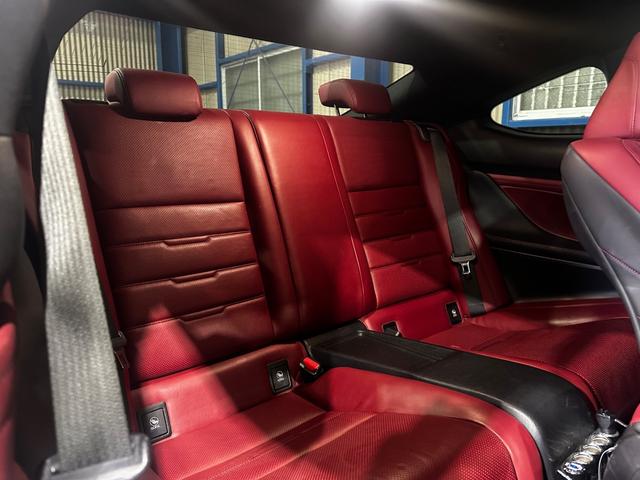 ＲＣ ＲＣ３００ｈ　Ｆスポーツ　ＳｉｌｋＢｌａｚｅエアロ（Ｆ．Ｒ）　ＲＳＲ車高調　サンルーフ　三眼ＬＥＤヘッドライト　赤革　シートヒーター　ベンチレーション　純正ナビ　フルセグ　Ｂカメラ（32枚目）
