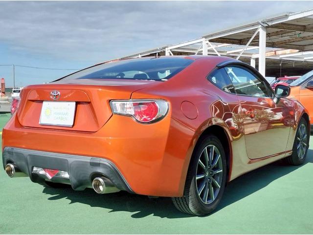 ８６ Ｇ　Ｓｔｒａｄａ製ナビ／フルセグテレビ／Ｂｌｕｅｔｏｏｔｈ／ＣＤ／ＤＶＤ／キーレスキー／エアコン／純正１６インチアルミ／ＨＩＤヘッドライト／二年車検整備付／ＥＴＣ（12枚目）