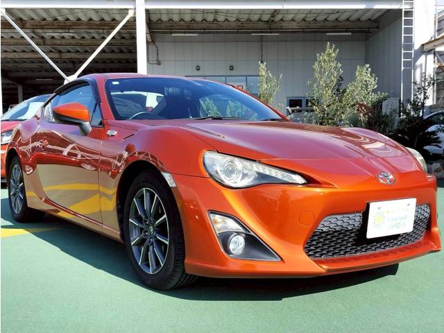 ８６ Ｇ　Ｓｔｒａｄａ製ナビ／フルセグテレビ／Ｂｌｕｅｔｏｏｔｈ／ＣＤ／ＤＶＤ／キーレスキー／エアコン／純正１６インチアルミ／ＨＩＤヘッドライト／二年車検整備付／ＥＴＣ（14枚目）