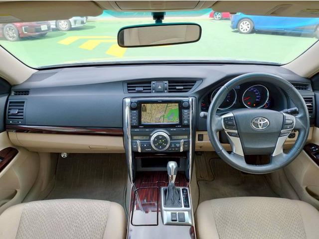 マークＸ ２５０Ｇ　リラックスセレクション　純正ナビ／バックカメラ／コーナーセンサー／キーレス／スマートキー／プッシュスタート／ＨＩＤオートライト／パワーシート／純正アルミホイール／ＥＴＣ／デュアルエアコン（6枚目）