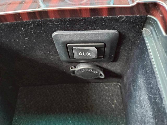 マークＸ ２５０Ｇ　リラックスセレクション　純正ナビ／バックカメラ／コーナーセンサー／キーレス／スマートキー／プッシュスタート／ＨＩＤオートライト／パワーシート／純正アルミホイール／ＥＴＣ／デュアルエアコン（51枚目）