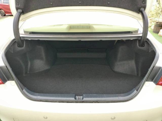 マークＸ ２５０Ｇ　リラックスセレクション　純正ナビ／バックカメラ／コーナーセンサー／キーレス／スマートキー／プッシュスタート／ＨＩＤオートライト／パワーシート／純正アルミホイール／ＥＴＣ／デュアルエアコン（64枚目）