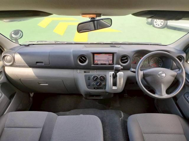 NV350キャラバンバン スーパーロングワイドDX 低床/6人乗/ハイルーフ/キーレスキー/ETC/社外ナビ/エアコン/テレビ/Bluetooth接続/CD/DVD/積載量1000kg/一年車検整備付/スペアタイヤ(6枚目)