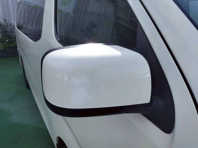 NV350キャラバンバン スーパーロングワイドDX 低床/6人乗/ハイルーフ/キーレスキー/ETC/社外ナビ/エアコン/テレビ/Bluetooth接続/CD/DVD/積載量1000kg/一年車検整備付/スペアタイヤ(19枚目)