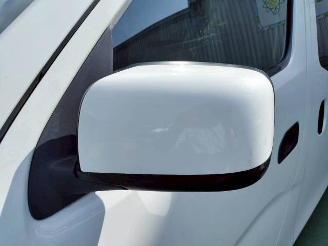 NV350キャラバンバン スーパーロングワイドDX 低床/6人乗/ハイルーフ/キーレスキー/ETC/社外ナビ/エアコン/テレビ/Bluetooth接続/CD/DVD/積載量1000kg/一年車検整備付/スペアタイヤ(20枚目)