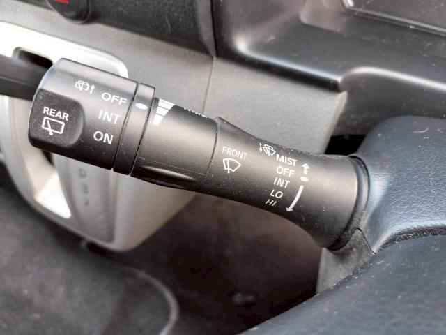 NV350キャラバンバン スーパーロングワイドDX 低床/6人乗/ハイルーフ/キーレスキー/ETC/社外ナビ/エアコン/テレビ/Bluetooth接続/CD/DVD/積載量1000kg/一年車検整備付/スペアタイヤ(33枚目)