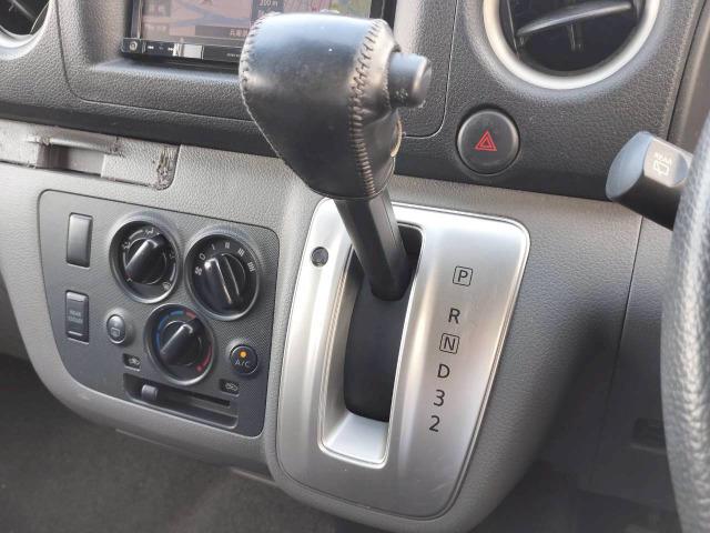 NV350キャラバンバン スーパーロングワイドDX 低床/6人乗/ハイルーフ/キーレスキー/ETC/社外ナビ/エアコン/テレビ/Bluetooth接続/CD/DVD/積載量1000kg/一年車検整備付/スペアタイヤ(47枚目)