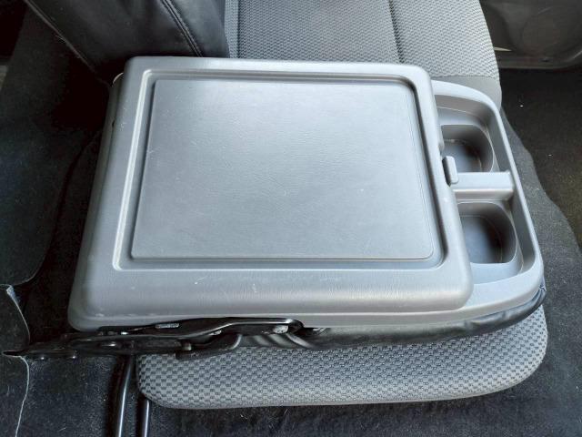 NV350キャラバンバン スーパーロングワイドDX 低床/6人乗/ハイルーフ/キーレスキー/ETC/社外ナビ/エアコン/テレビ/Bluetooth接続/CD/DVD/積載量1000kg/一年車検整備付/スペアタイヤ(51枚目)