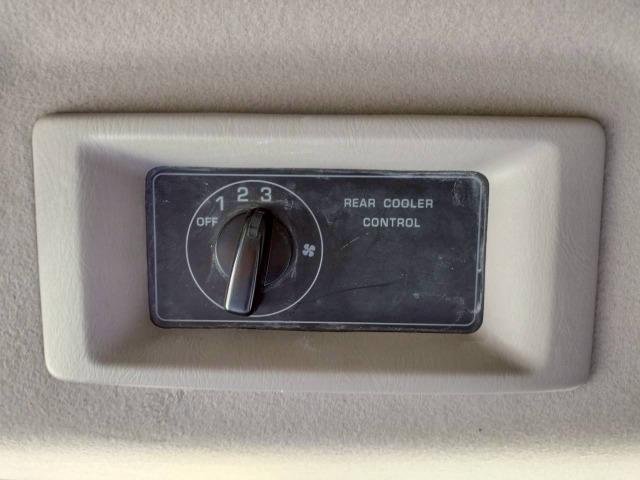 NV350キャラバンバン スーパーロングワイドDX 低床/6人乗/ハイルーフ/キーレスキー/ETC/社外ナビ/エアコン/テレビ/Bluetooth接続/CD/DVD/積載量1000kg/一年車検整備付/スペアタイヤ(61枚目)