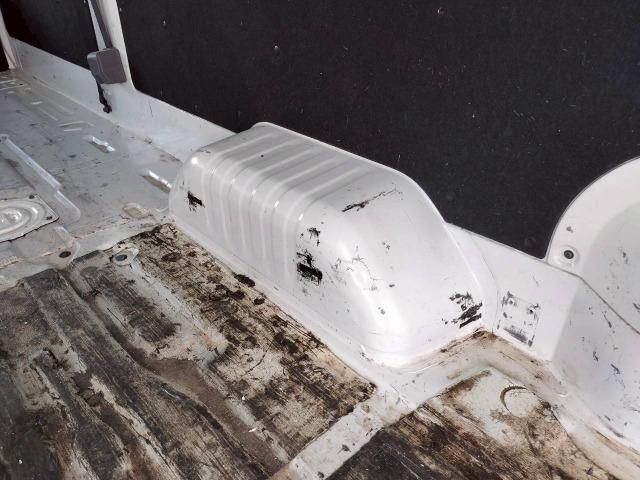 NV350キャラバンバン スーパーロングワイドDX 低床/6人乗/ハイルーフ/キーレスキー/ETC/社外ナビ/エアコン/テレビ/Bluetooth接続/CD/DVD/積載量1000kg/一年車検整備付/スペアタイヤ(65枚目)