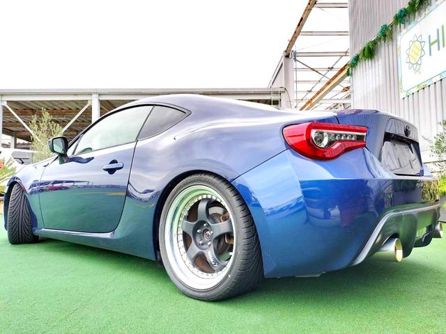 ８６ Ｇ　ＲＥＣＡＲＯシート／ＷＯＲＫ１８インチＡＷ／ＭＯＭＯステアリング／ＨＫＳマフラー／ＨＫＳ車高調／ボンネットブラック／Ｓｔｒａｄａナビ／キーレスキー／エアコン／レカロ／二年車検整備付／ＥＴＣ（18枚目）