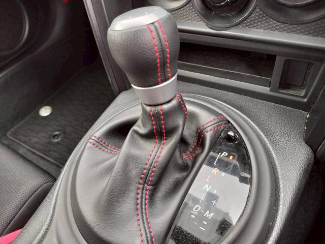 ８６ Ｇ　ＲＥＣＡＲＯシート／ＷＯＲＫ１８インチＡＷ／ＭＯＭＯステアリング／ＨＫＳマフラー／ＨＫＳ車高調／ボンネットブラック／Ｓｔｒａｄａナビ／キーレスキー／エアコン／レカロ／二年車検整備付／ＥＴＣ（49枚目）