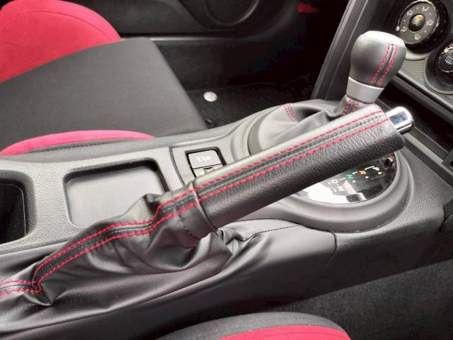 ８６ Ｇ　ＲＥＣＡＲＯシート／ＷＯＲＫ１８インチＡＷ／ＭＯＭＯステアリング／ＨＫＳマフラー／ＨＫＳ車高調／ボンネットブラック／Ｓｔｒａｄａナビ／キーレスキー／エアコン／レカロ／二年車検整備付／ＥＴＣ（50枚目）