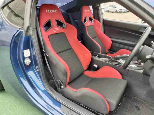 ８６ Ｇ　ＲＥＣＡＲＯシート／ＷＯＲＫ１８インチＡＷ／ＭＯＭＯステアリング／ＨＫＳマフラー／ＨＫＳ車高調／ボンネットブラック／Ｓｔｒａｄａナビ／キーレスキー／エアコン／レカロ／二年車検整備付／ＥＴＣ（55枚目）