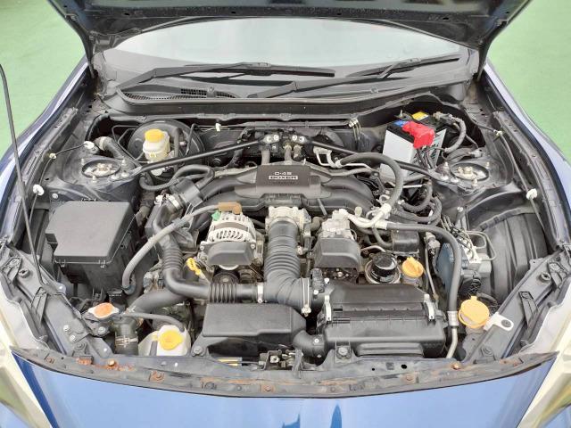 ８６ Ｇ　ＲＥＣＡＲＯシート／ＷＯＲＫ１８インチＡＷ／ＭＯＭＯステアリング／ＨＫＳマフラー／ＨＫＳ車高調／ボンネットブラック／Ｓｔｒａｄａナビ／キーレスキー／エアコン／レカロ／二年車検整備付／ＥＴＣ（62枚目）