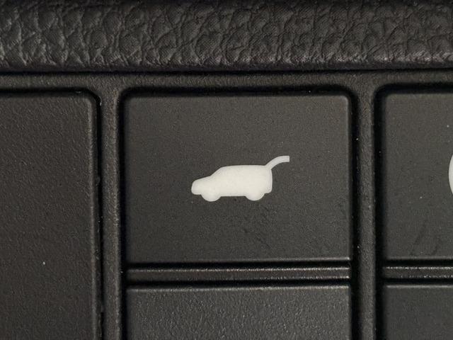 ヴェゼル e:HEV Z ホンダセンシング/純正Gathersナビ/パワーゲート/シートヒーター/コーナーセンサー/パドルシフト/ETC/スマートキー/純正18インチアルミ/テレビ/LEDヘッドライト/ステアリングヒーター(11枚目)