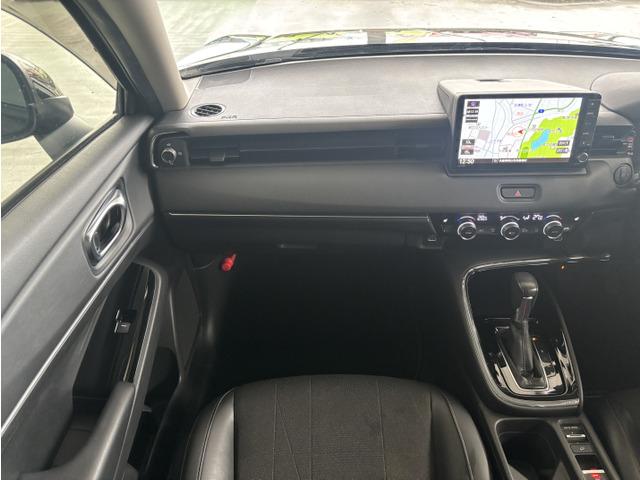 ヴェゼル e:HEV Z ホンダセンシング/純正Gathersナビ/パワーゲート/シートヒーター/コーナーセンサー/パドルシフト/ETC/スマートキー/純正18インチアルミ/テレビ/LEDヘッドライト/ステアリングヒーター(26枚目)