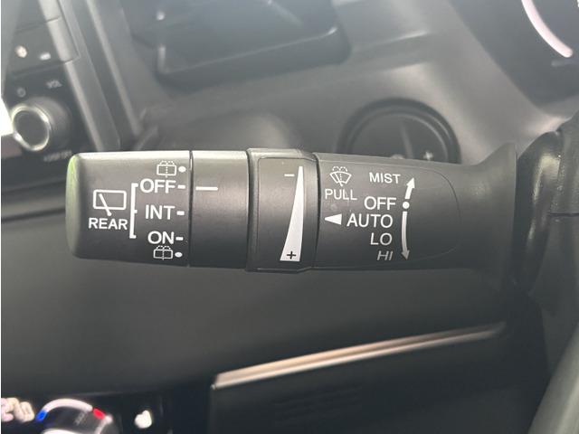 ヴェゼル e:HEV Z ホンダセンシング/純正Gathersナビ/パワーゲート/シートヒーター/コーナーセンサー/パドルシフト/ETC/スマートキー/純正18インチアルミ/テレビ/LEDヘッドライト/ステアリングヒーター(32枚目)