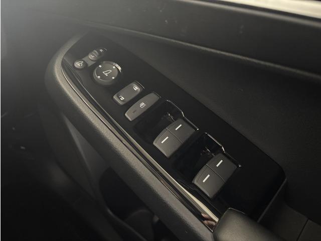 ヴェゼル e:HEV Z ホンダセンシング/純正Gathersナビ/パワーゲート/シートヒーター/コーナーセンサー/パドルシフト/ETC/スマートキー/純正18インチアルミ/テレビ/LEDヘッドライト/ステアリングヒーター(42枚目)