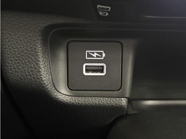 ヴェゼル e:HEV Z ホンダセンシング/純正Gathersナビ/パワーゲート/シートヒーター/コーナーセンサー/パドルシフト/ETC/スマートキー/純正18インチアルミ/テレビ/LEDヘッドライト/ステアリングヒーター(51枚目)