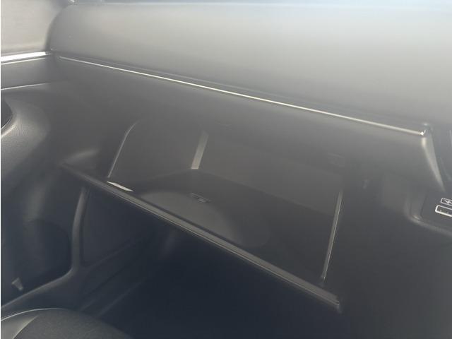 ヴェゼル e:HEV Z ホンダセンシング/純正Gathersナビ/パワーゲート/シートヒーター/コーナーセンサー/パドルシフト/ETC/スマートキー/純正18インチアルミ/テレビ/LEDヘッドライト/ステアリングヒーター(56枚目)