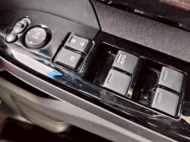Ｎ－ＢＯＸカスタム Ｇ・Ｌホンダセンシング　パワースライドドア／社外ナビ／バックカメラ／テレビ／Ｂｌｕｅｔｏｏｔｈ／ＥＴＣ／スマートキー／純正アルミ／オートエアコン／ＬＥＤヘッドライト／オートライト／フォグランプ（42枚目）