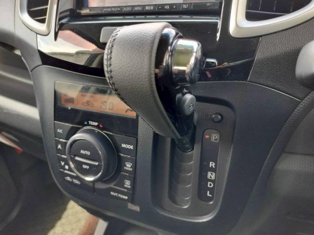 ソリオバンディット ＤＪＥ　レーダーブレーキサポートＩＩ／両側電動スライドドア／衝突軽減ブレーキ／Ｓｔｒａｄａナビ／クルーズコントロール／ＥＴＣ／オートエアコン／スマートキー／フォグランプ／フルセグテレビ／ラジオ／ＣＤ（42枚目）