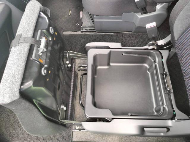 ソリオバンディット ＤＪＥ　レーダーブレーキサポートＩＩ／両側電動スライドドア／衝突軽減ブレーキ／Ｓｔｒａｄａナビ／クルーズコントロール／ＥＴＣ／オートエアコン／スマートキー／フォグランプ／フルセグテレビ／ラジオ／ＣＤ（48枚目）