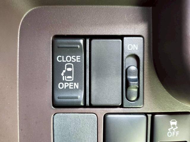 ルーミー X パワースライドドア/スマートキー/CDチューナー/ラジオ/AUX/エアコン/アイドリングストップ/オートライト/シートアレンジ/手すり/パワーウインドウ(8枚目)