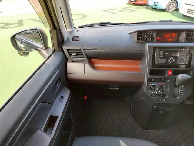 ルーミー X パワースライドドア/スマートキー/CDチューナー/ラジオ/AUX/エアコン/アイドリングストップ/オートライト/シートアレンジ/手すり/パワーウインドウ(29枚目)