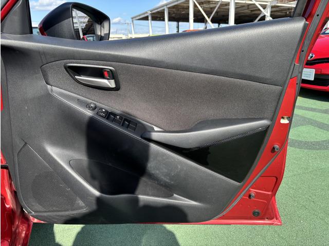 デミオ 13S SCBS/BSM/マツダコネクトナビ/スマートキー/フルセグテレビ/Bluetooth/オートライト/LEDヘッドライト/シートヒーター/ミッションモード付/オートエアコン/ワンオーナー(51枚目)