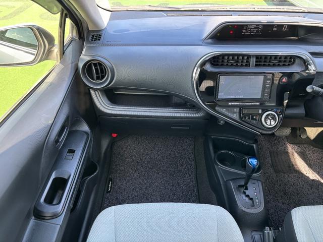 アクア L トヨタセーフティセンス/純正ナビ/バックカメラ/TV/キーレス/ETC/オートハイビーム/Bluetooth接続/電格ミラー/パワーウィンドウ/DVD再生/パワーステアリング(25枚目)