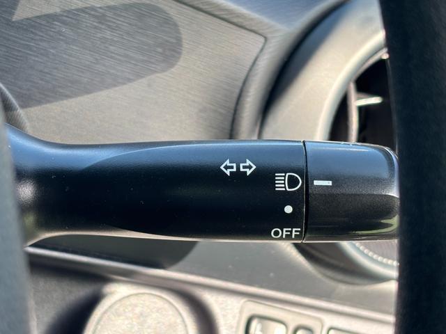 アクア L トヨタセーフティセンス/純正ナビ/バックカメラ/TV/キーレス/ETC/オートハイビーム/Bluetooth接続/電格ミラー/パワーウィンドウ/DVD再生/パワーステアリング(31枚目)