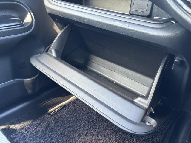 アクア L トヨタセーフティセンス/純正ナビ/バックカメラ/TV/キーレス/ETC/オートハイビーム/Bluetooth接続/電格ミラー/パワーウィンドウ/DVD再生/パワーステアリング(47枚目)