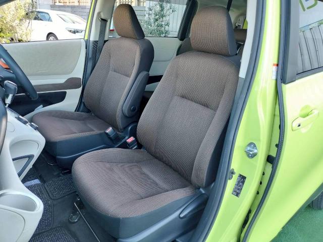 シエンタ Ｇ　両側電動スライドドア／スマートキー／純正ナビ／バックカメラ／アイドリングストップ／ＥＴＣ／テレビ／Ｂｌｕｅｔｏｏｔｈ／シートヒーター／オートエアコン／７人乗／（53枚目）