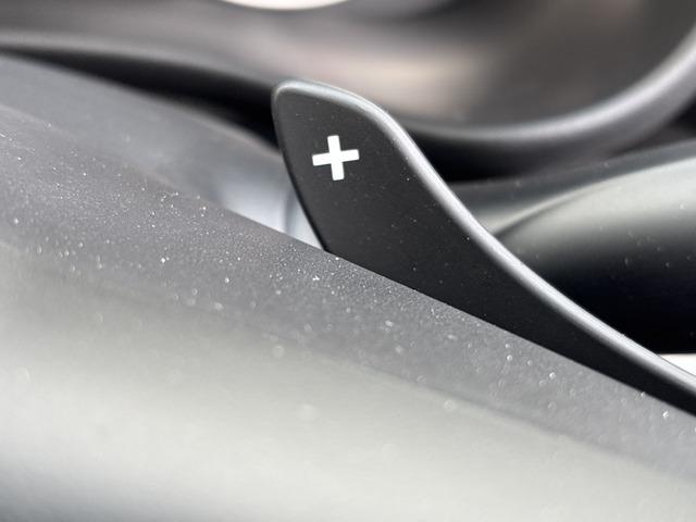 フロンクス ベースグレード　スズキセーフティサポート／純正９インチナビ／全方位カメラ／パドルシフト／ＬＥＤヘッドライト／ハーフレザーシート／ワイヤレス充電器付き／Ｆ席シートヒーター／純正ＡＷ／プッシュスタート／スマートキー（33枚目）