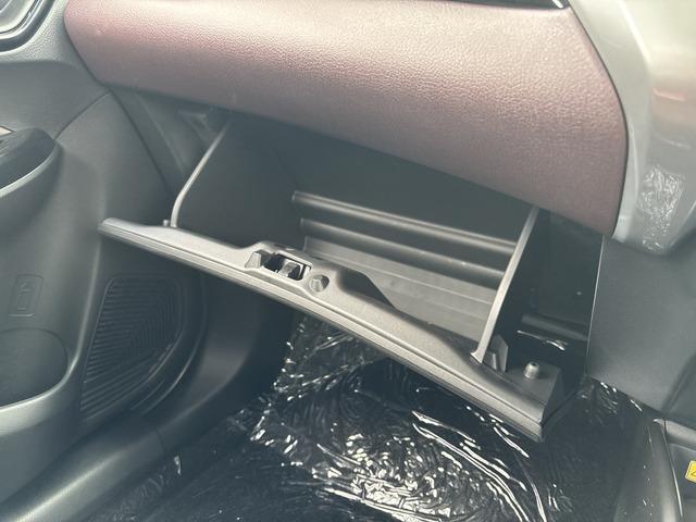 フロンクス ベースグレード　スズキセーフティサポート／純正９インチナビ／全方位カメラ／パドルシフト／ＬＥＤヘッドライト／ハーフレザーシート／ワイヤレス充電器付き／Ｆ席シートヒーター／純正ＡＷ／プッシュスタート／スマートキー（49枚目）