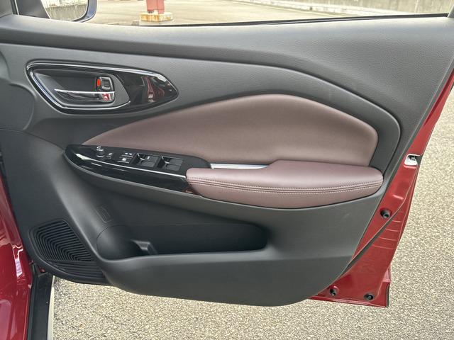 フロンクス ベースグレード　スズキセーフティサポート／純正９インチナビ／全方位カメラ／パドルシフト／ＬＥＤヘッドライト／ハーフレザーシート／ワイヤレス充電器付き／Ｆ席シートヒーター／純正ＡＷ／プッシュスタート／スマートキー（53枚目）