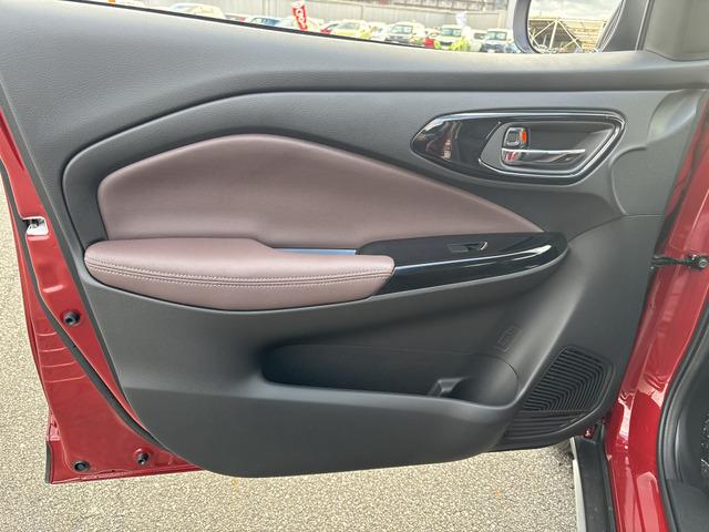 フロンクス ベースグレード　スズキセーフティサポート／純正９インチナビ／全方位カメラ／パドルシフト／ＬＥＤヘッドライト／ハーフレザーシート／ワイヤレス充電器付き／Ｆ席シートヒーター／純正ＡＷ／プッシュスタート／スマートキー（56枚目）