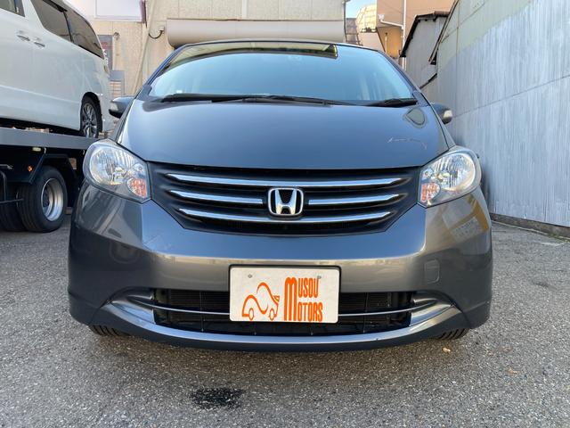 フリード Ｇ　ハイウェイエディション　タイヤ４本新品　フリップダウンモニター　ナビ　バックカメラ　ＥＴＣ　前後ドライブレコーダー　キーレス　片側パワースライドドア　７人乗り（2枚目）