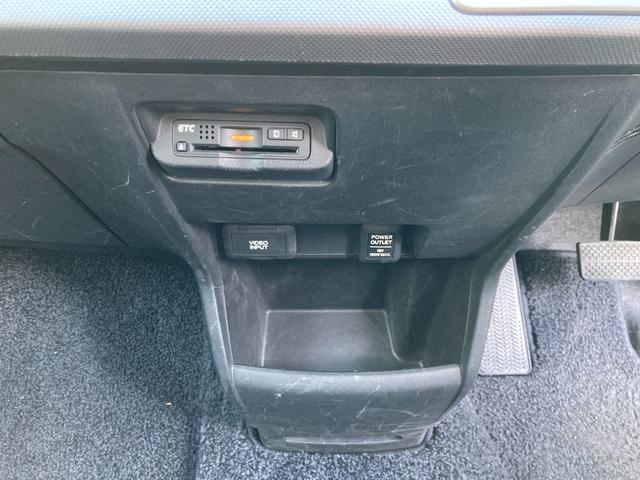 フリード Ｇ　ハイウェイエディション　タイヤ４本新品　フリップダウンモニター　ナビ　バックカメラ　ＥＴＣ　前後ドライブレコーダー　キーレス　片側パワースライドドア　７人乗り（8枚目）