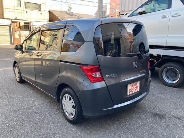 フリード Ｇ　ハイウェイエディション　タイヤ４本新品　フリップダウンモニター　ナビ　バックカメラ　ＥＴＣ　前後ドライブレコーダー　キーレス　片側パワースライドドア　７人乗り（13枚目）