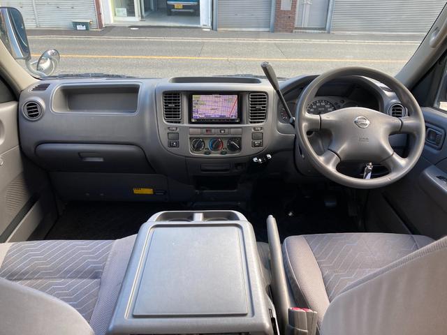 キャラバン 　８人乗り　タイヤ４本新品　ヘッドライト新品交換済（令和６年）　ナビ　ＴＶ　ＥＴＣ　運転席パワーウインドウ（3枚目）