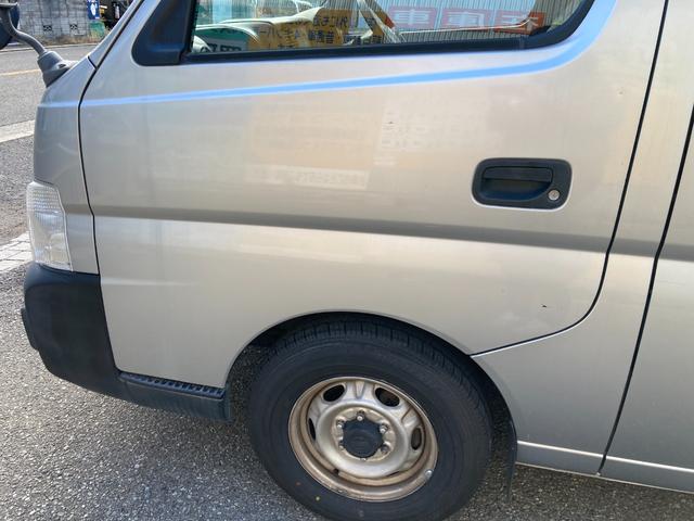 キャラバン 　８人乗り　タイヤ４本新品　ヘッドライト新品交換済（令和６年）　ナビ　ＴＶ　ＥＴＣ　運転席パワーウインドウ（37枚目）