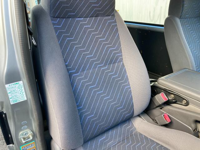 キャラバン 　８人乗り　タイヤ４本新品　ヘッドライト新品交換済（令和６年）　ナビ　ＴＶ　ＥＴＣ　運転席パワーウインドウ（49枚目）